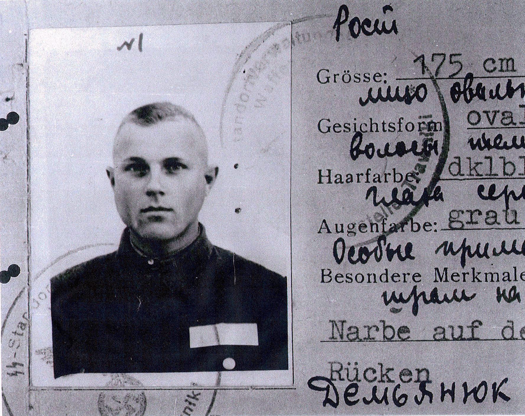 La carta d'identità di Ivan Demjanjuk