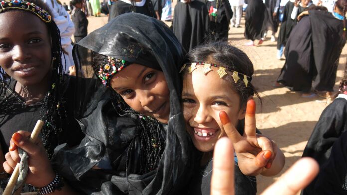 Life is Waiting: Referendum and Resistance in Western Sahara recensione film di Iara Lee