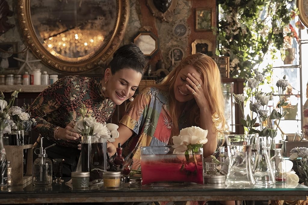 Jenny Slate e Blake Lively in It Ends with Us - Siamo noi a dire basta (Credits: Sony Pictures)