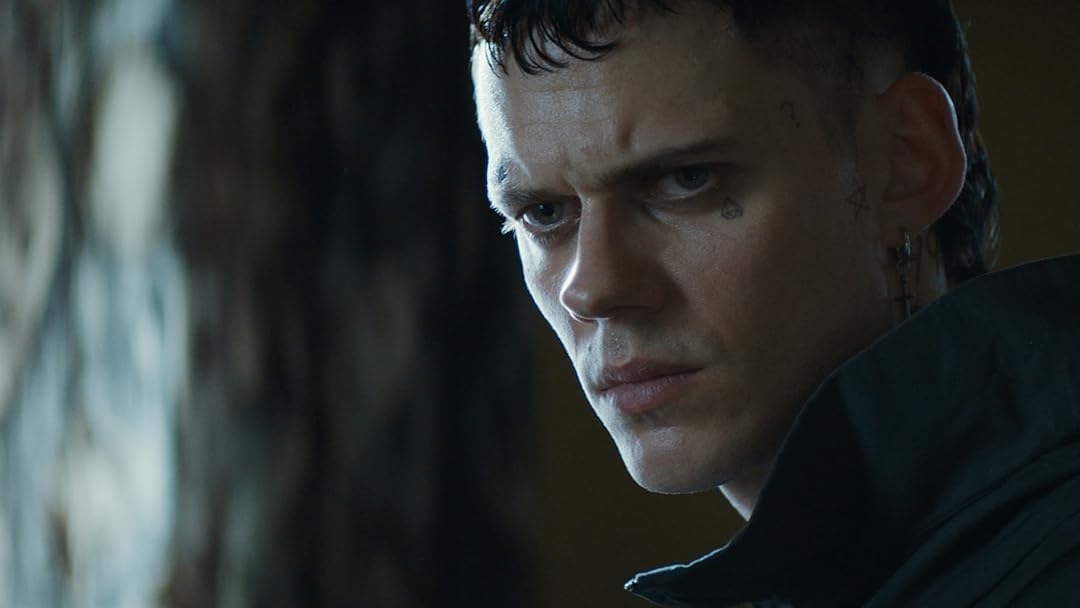 Bill Skarsgård in The Crow - Il Corvo (Credits: Eagle Pictures)