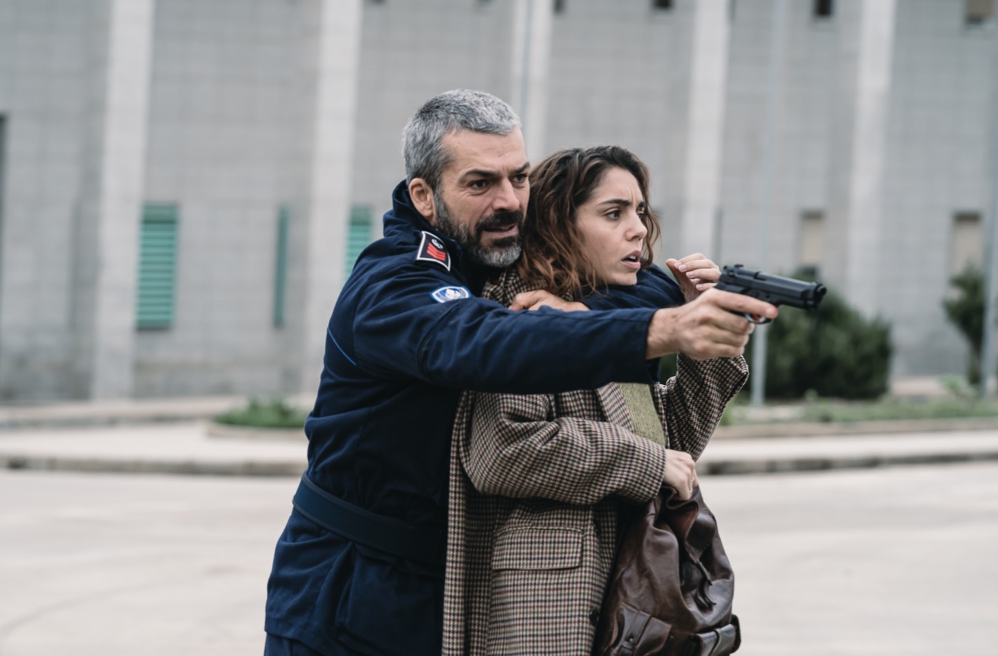 Luca Argentero e Cristiana Dell’Anna in La coda del diavolo (Credit: Francesca Ardau)