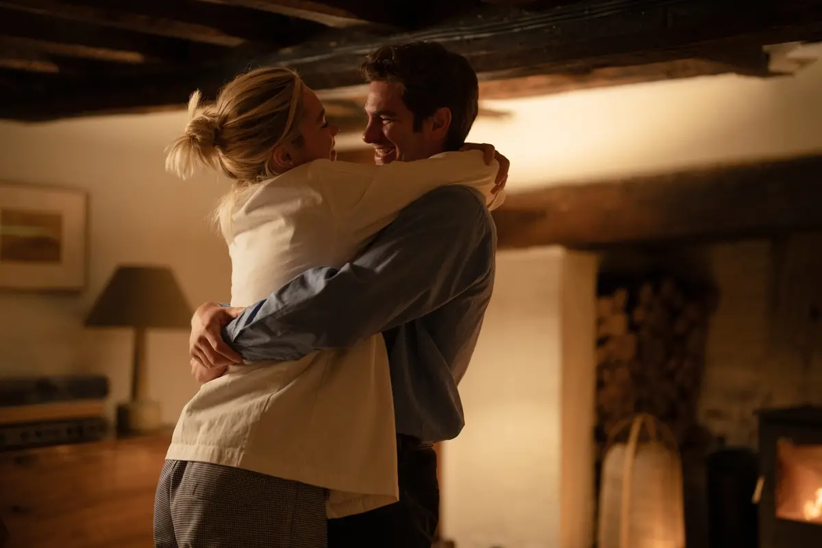 Florence Pugh e Andrew Garfield in We Live in Time (Credits: Lucky Red)